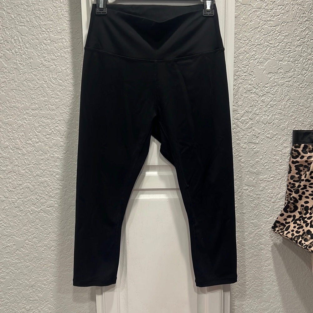 ZYIA Black Ascend Hi-Rise Capri Leggings 20" (8-10)
